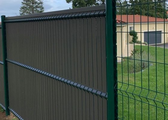Современный 55x200 мм изогнутый проволочный забор легко собирается