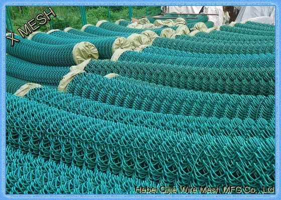 Q195 Hot Dipped Galvanized Iron Green Chain Link Fence Panels 10m / 15m Length