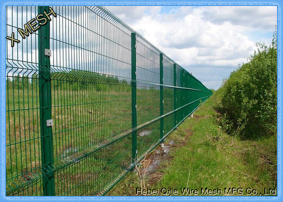 Покрытые Пвк панели загородки ячеистой сети, размер сетки 50*200мм проволочной изгороди металла