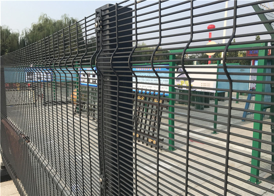 Покрытые порошком сваренные панели загородки ячеистой сети для тюрьмы с квадратным отверстием