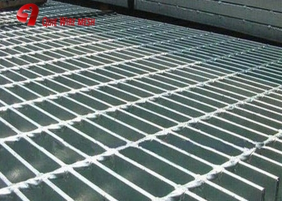 Сваренная горячая окунутая гальванизированная стальная гратинг сетка подгонянная для защиты