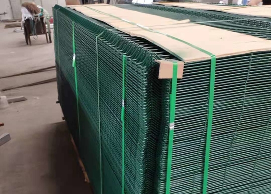 200*50mm 3D Curved Wire Mesh Fence Panels For Road And Transit , Longlife