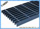 Горячая окунутая гальванизированная стальная Серратед решетка сваренной для платформ 25 кс 3,0 Мм типа