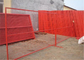 Красная временная сетка ограждая с пластиковыми ногами и железными ногами для строительной площадки