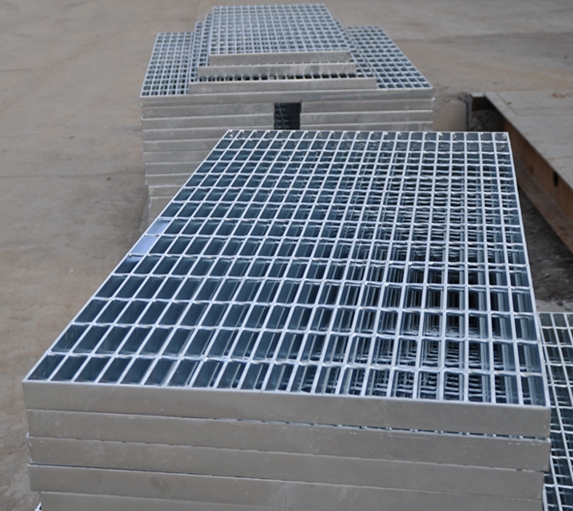 Сверхмощная гальванизированная стальная решетка стали Адвокатуры подшипника металла решетки подъездной дороги Serrated стальная сетка 3