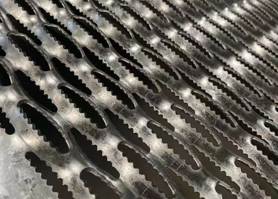 Сваренная сетка 30x100 гальванизировала стальным распорку скрежетать переплетенную квадратом