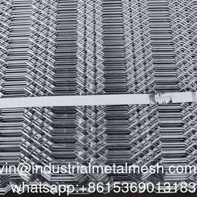 Полированная декоративная сетка из просечно-вытяжного металла с порошковым покрытием яркого цвета