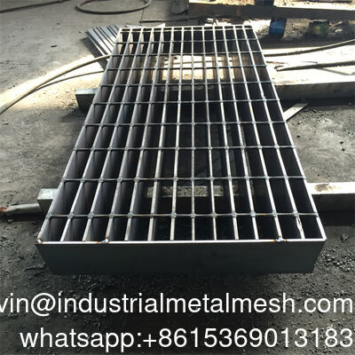 Factory Supply Customized Galvanized Steel Trench Drain Cover Steel Bar Grating Price Metal Grate for Outdoor Walkway Floor