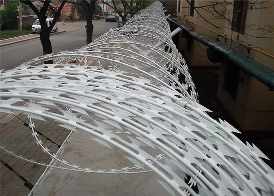 Перекрестная провода бритвы концертины OEM типа и железной проволоки ржавчина 10m/Roll материального анти-