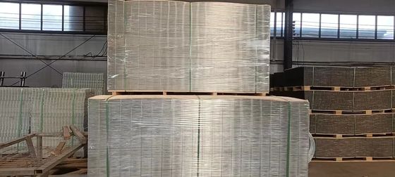 Прямоугольное отверстие гальванизировало панели сваренной сетки/провод обшивает панелями размер 2,9 x 2,0 m