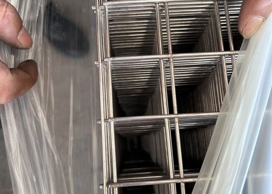 Горяче погруженный оцинкованный сварный проволочный сетку панель / сварные проволочные сетки 1/4 дюйма