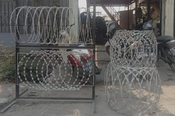 600мм HDG BTO-16 5 зажимы 100 петлей Антискалочная граница с использованием контейнерной резной проволоки