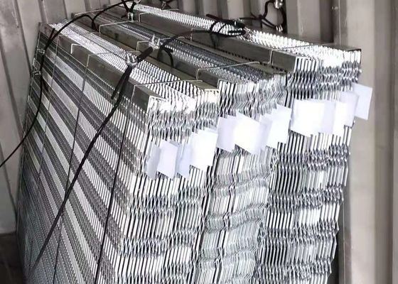 Сетка металла воздушных фильтров небольшим расширенная отверстием для предохранителей окна в крыше