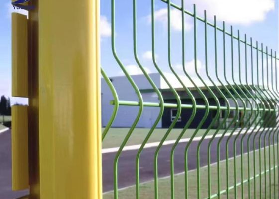Коррозионная устойчивость 3д изогнула рамку металла загородки ячеистой сети с персиком - напечатайте столб