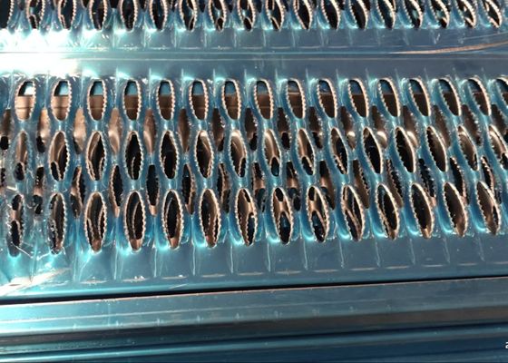 Горяче погруженные круглые отверстия S275jr оцинкованные стальные решетки