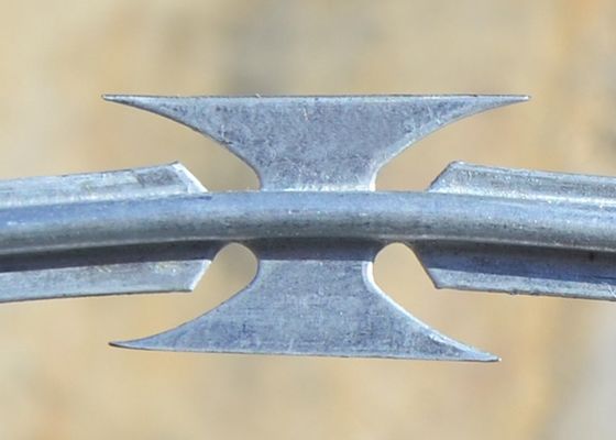 Диаметр катушки 450mm концертины бритвы Bto22 колючий