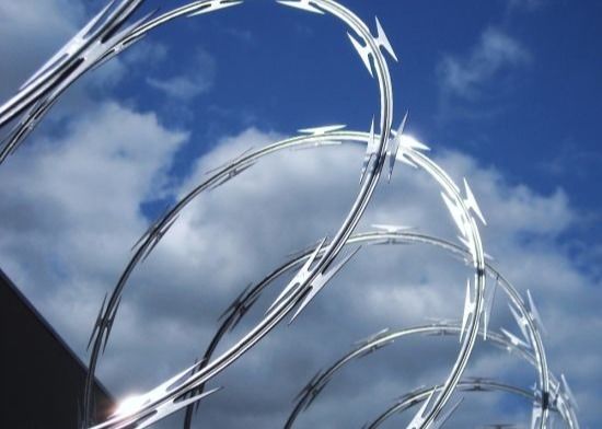 Диаметр катушки 450mm концертины бритвы Bto22 колючий