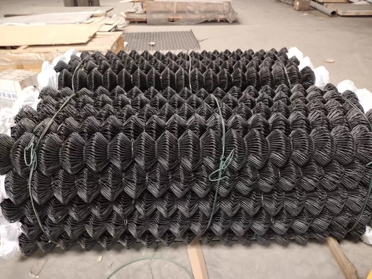 Устойчивой загородка звена цепи PVC покрытая чернотой для сада