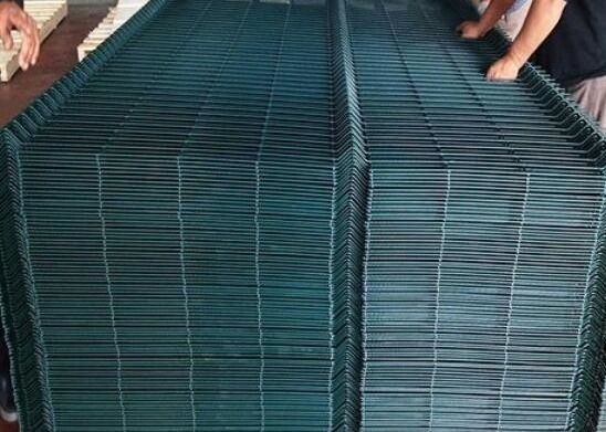 загородка металла треугольника 3d изогнутая загибом сварила панель безопасностью ячеистой сети для сада