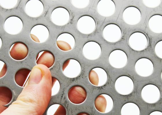 Металлические потолочные плитки с перфорацией Металлические листы с перфорацией Нержавеющая сталь