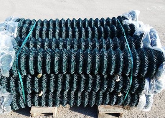 Ткань загородки звена цепи 7 футов покрытая ПВК горячая окунутая гальванизированная жилая