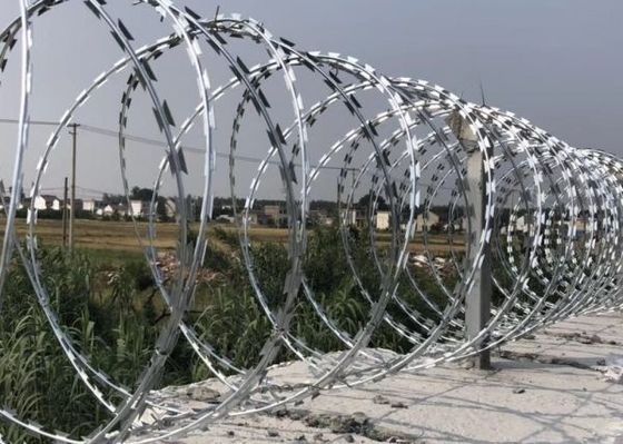 Диаметр катушки 450mm концертины бритвы Bto22 колючий