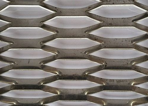 Ширина стренги толщины 1mm расширила алюминиевое отверстие сетки 6.3mm